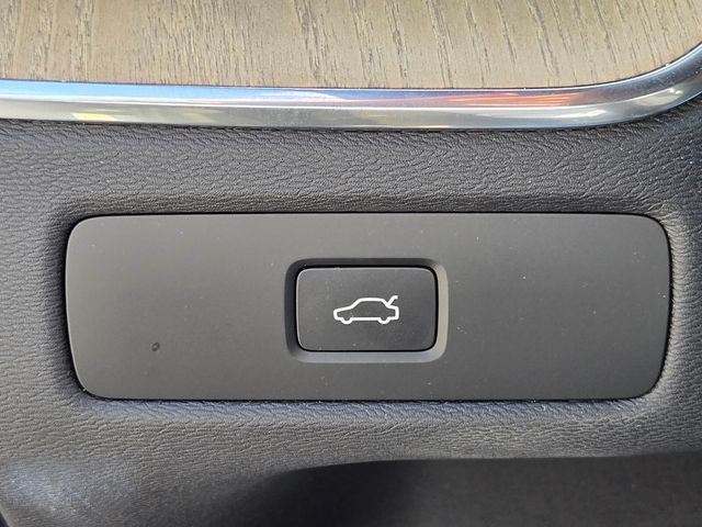 2026 Volvo XC60 Plus - Photo 27