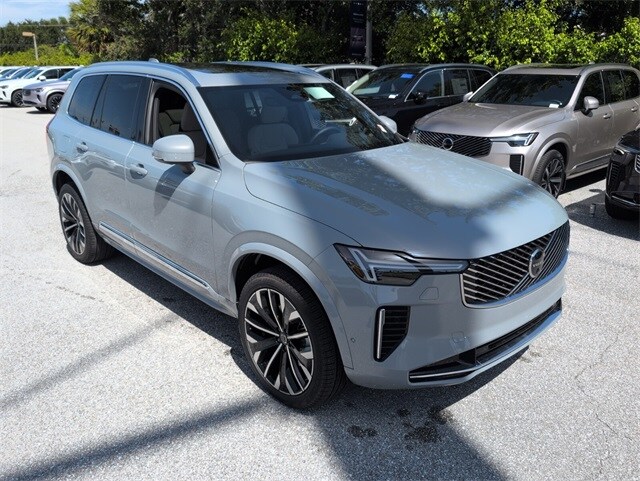 2026 Volvo XC90 Plus photo 2