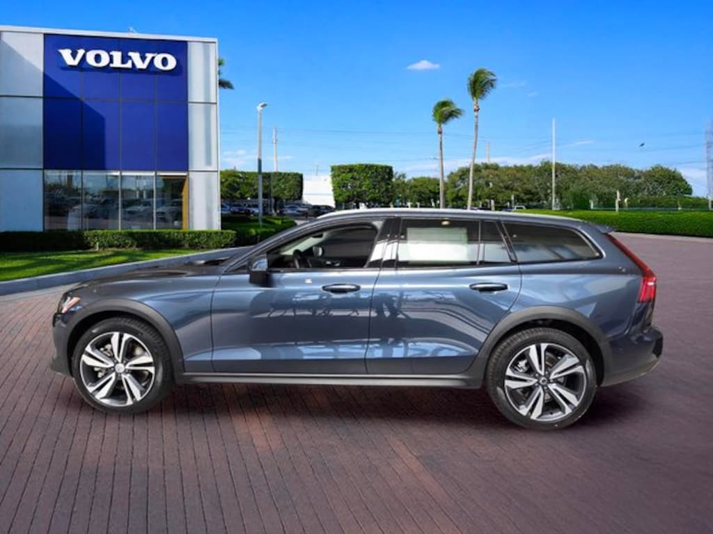 New 2026 Volvo V60 Cross Country B5 Plus Wagon