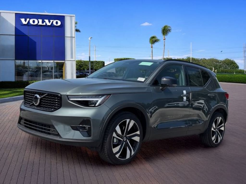 New 2026 Volvo XC40 B5 Plus SUV