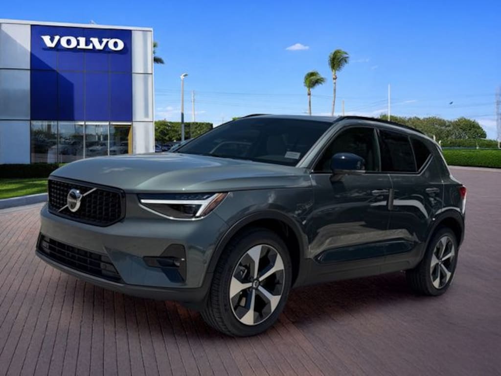 New 2026 Volvo XC40 B5 Plus SUV