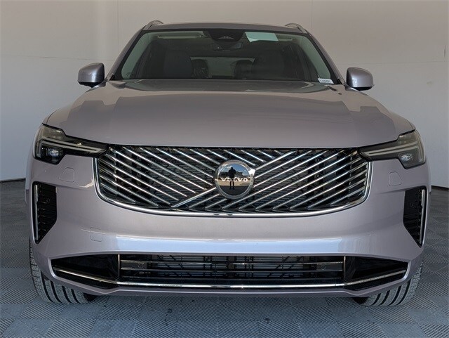 2026 Volvo XC90 B5 Core photo 3