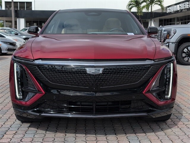 2024 Cadillac Lyriq Sport photo 2