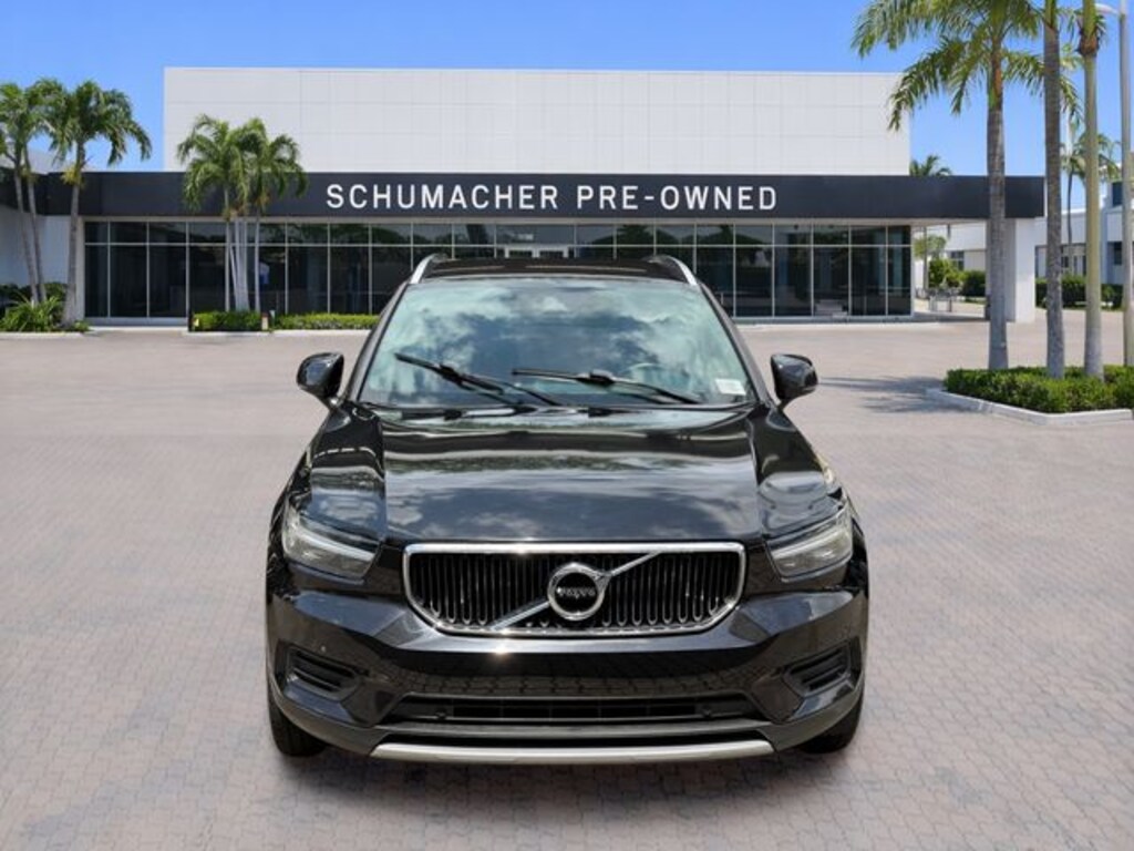Used 2020 Volvo XC40 Momentum SUV