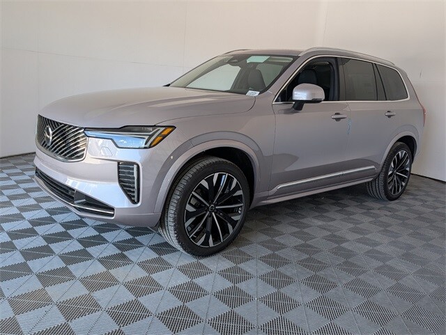 2026 Volvo XC90 B5 Core photo 4