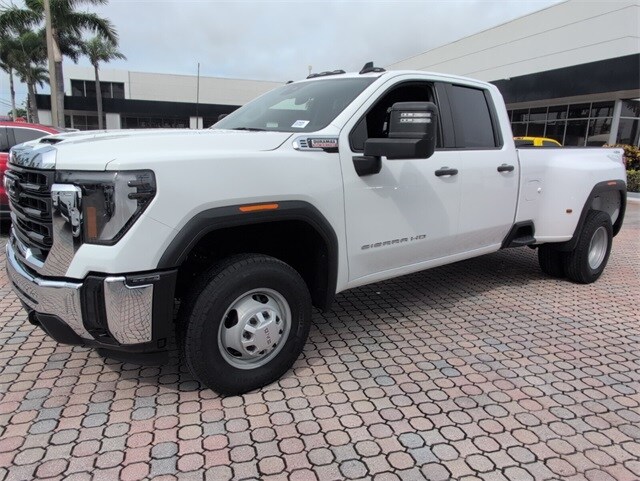 2024 Gmc Sierra 3500 HD Pro photo 3