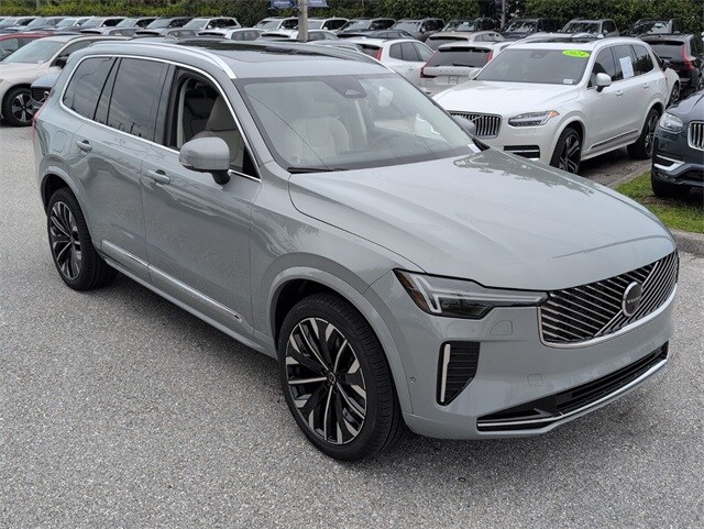 2026 Volvo XC90 B5 photo 2