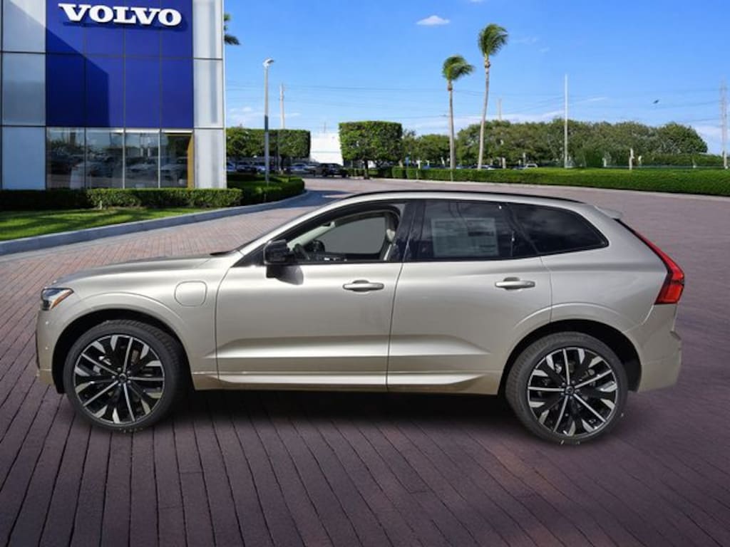 New 2026 Volvo XC60 plug-in hybrid T8 Ultra SUV