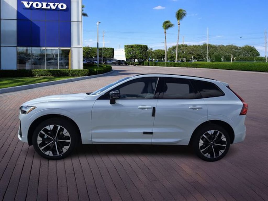 New 2026 Volvo XC60 B5 Plus SUV