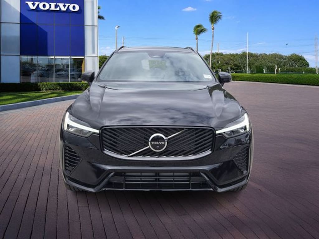 New 2026 Volvo XC60 plug-in hybrid T8 Plus SUV