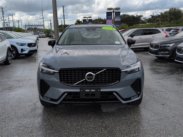 2024 Volvo XC60 B5 Plus photo 3