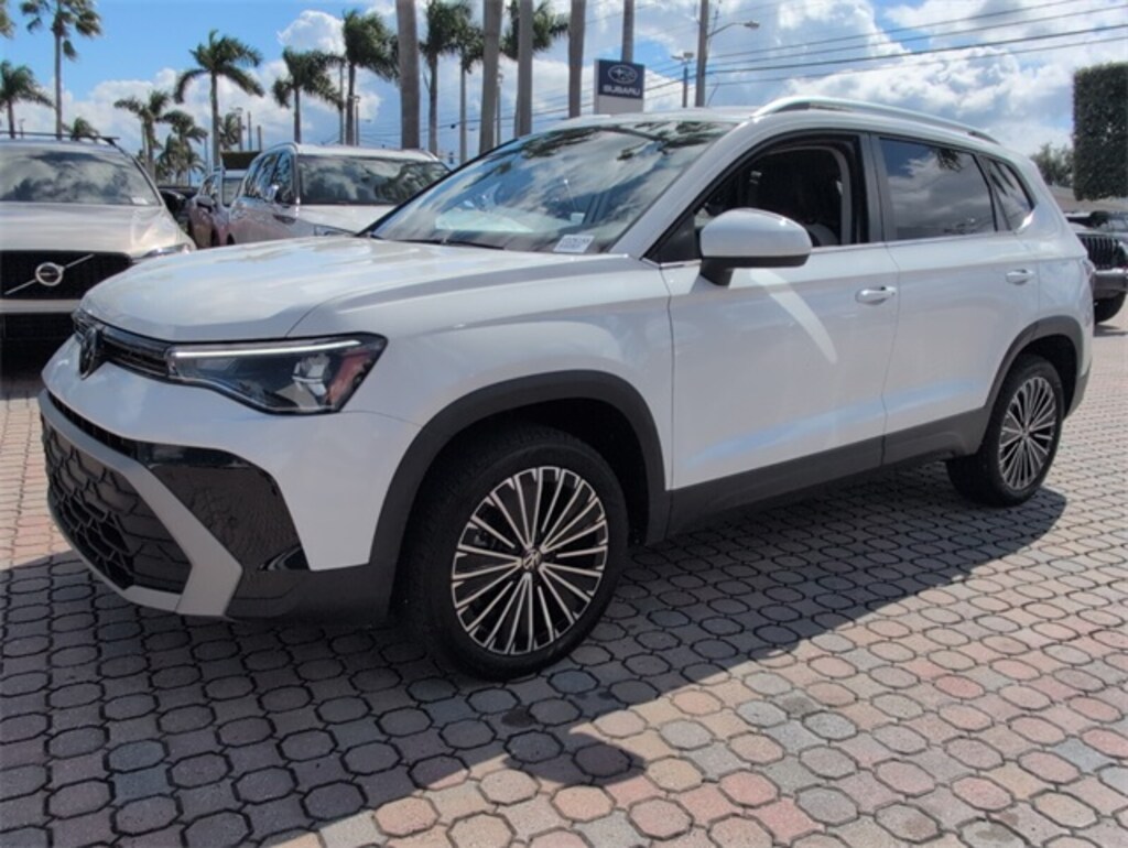 Certified 2025 Volkswagen Taos 1.5T SE SUV