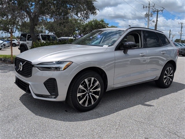 2024 Volvo XC60 B5 Plus photo 4