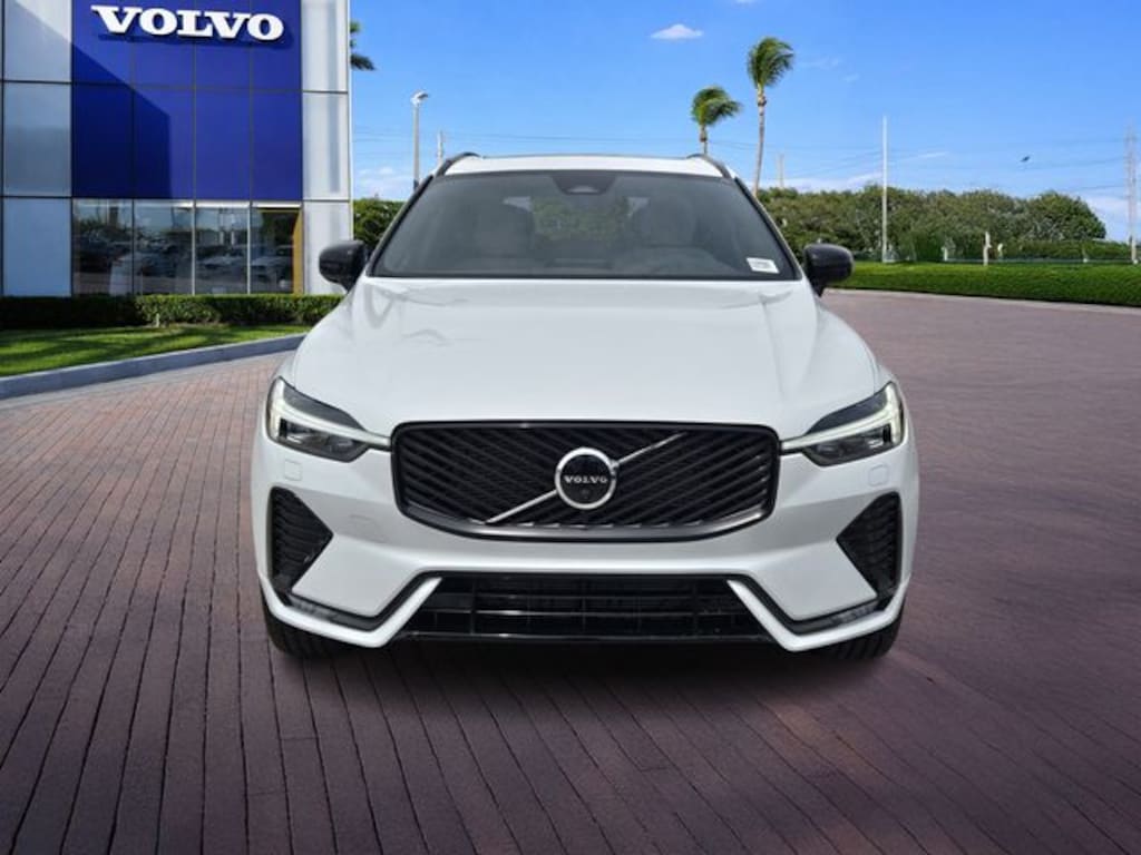 New 2026 Volvo XC60 B5 Plus SUV