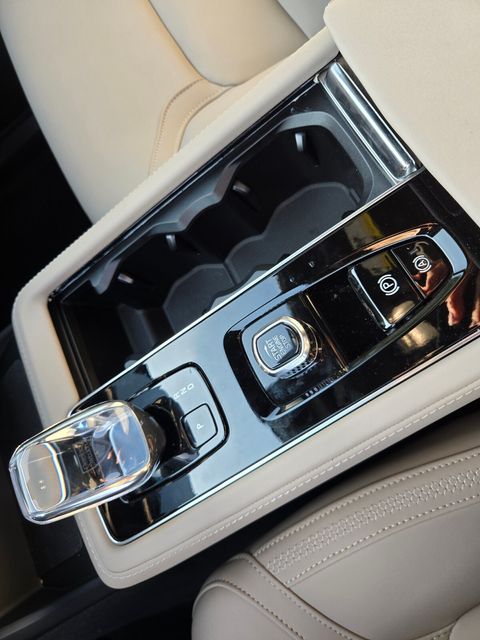 2026 Volvo XC90 Plus - Photo 22