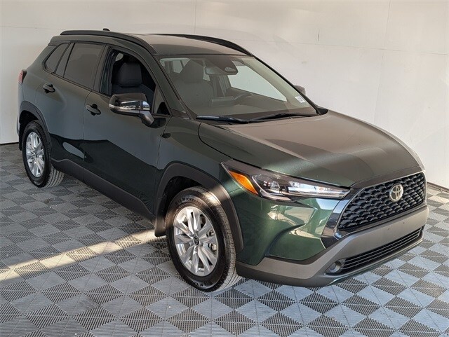 2025 Toyota Corolla Cross LE photo 2