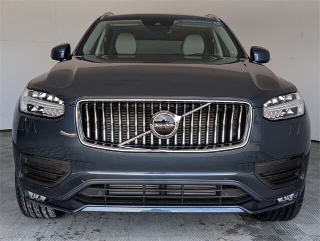 2022 Volvo XC90 T5 Momentum photo 3
