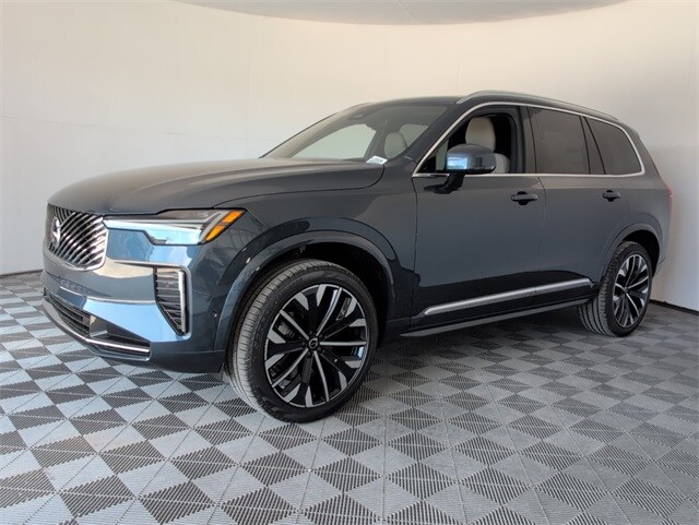 2026 Volvo XC90 AWD Plus photo 4