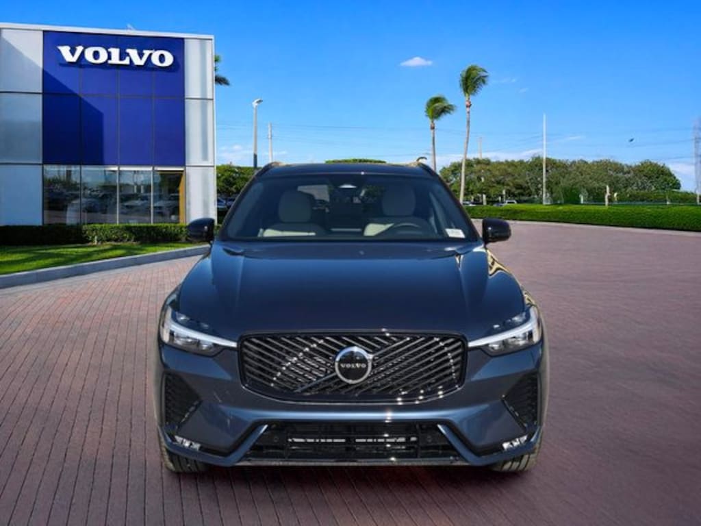 New 2026 Volvo XC60 B5 Core SUV