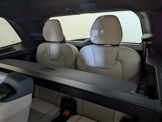 2026 Volvo XC90 Plus - Photo 8