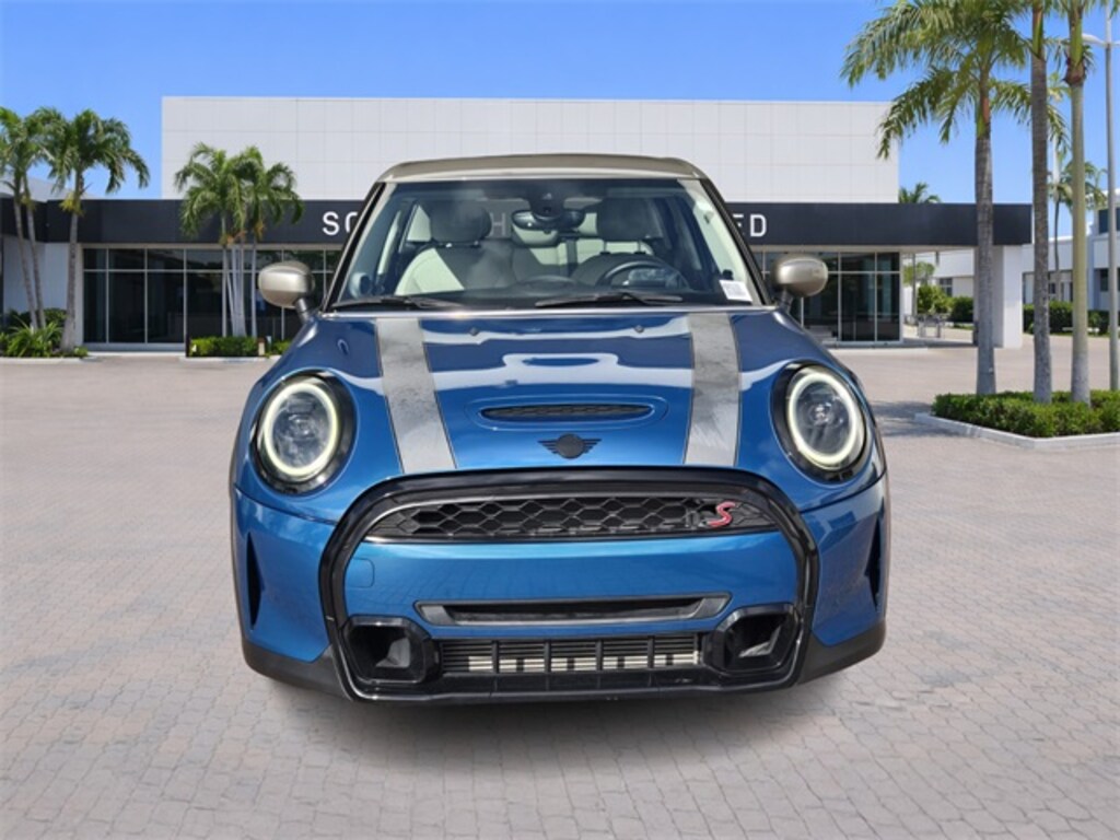 Used 2022 MINI Hardtop 4 Door Hatchback