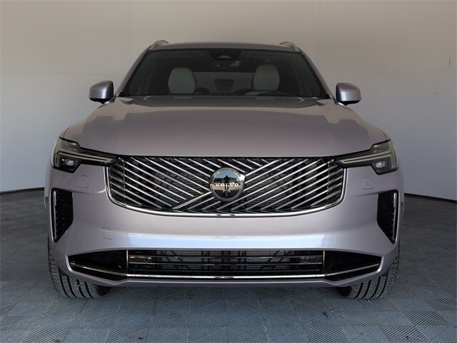 2026 Volvo XC90 Plus photo 3