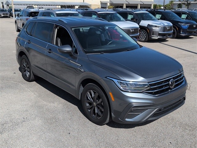 2023 Volkswagen Tiguan SE photo 2