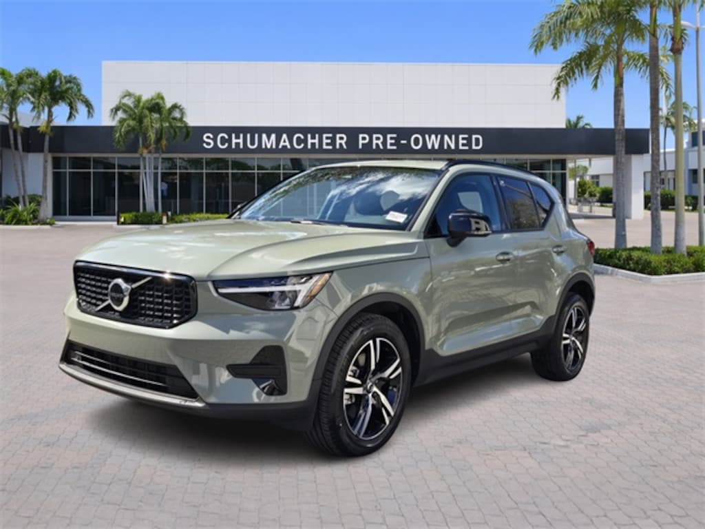 Certified 2024 Volvo XC40 B5 Core SUV