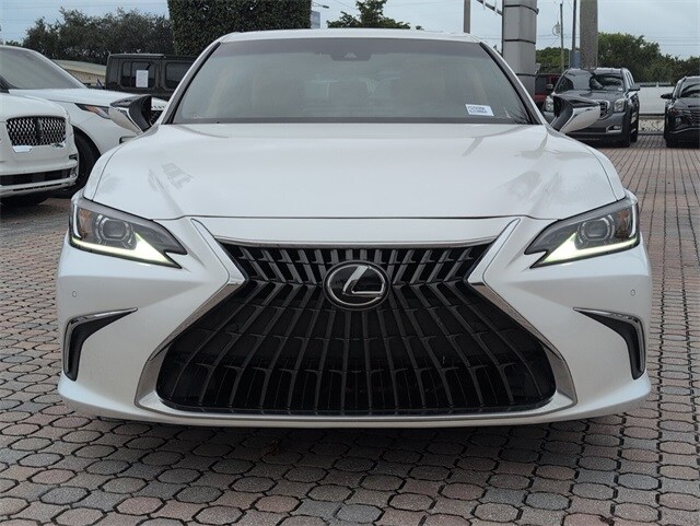 2023 Lexus ES 350 photo 3