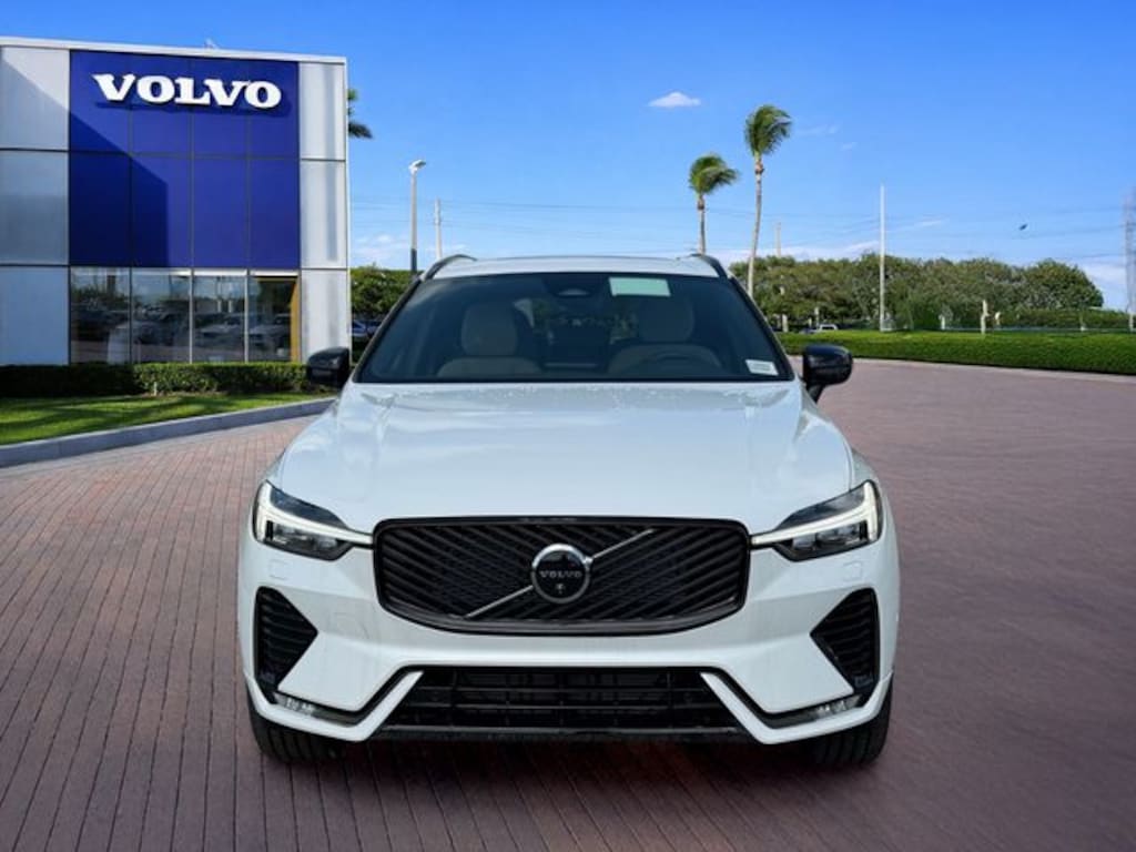 New 2026 Volvo XC60 B5 Plus SUV