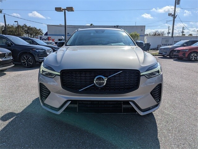 2025 Volvo XC60 B5 Plus photo 3