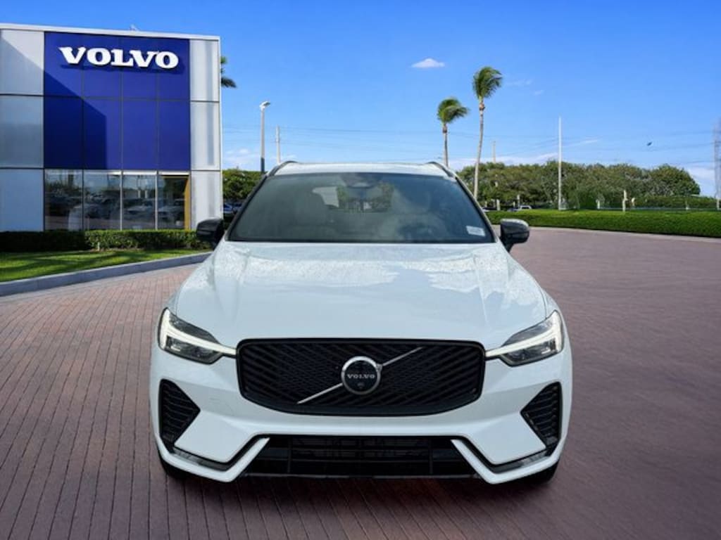 New 2026 Volvo XC60 B5 Plus SUV