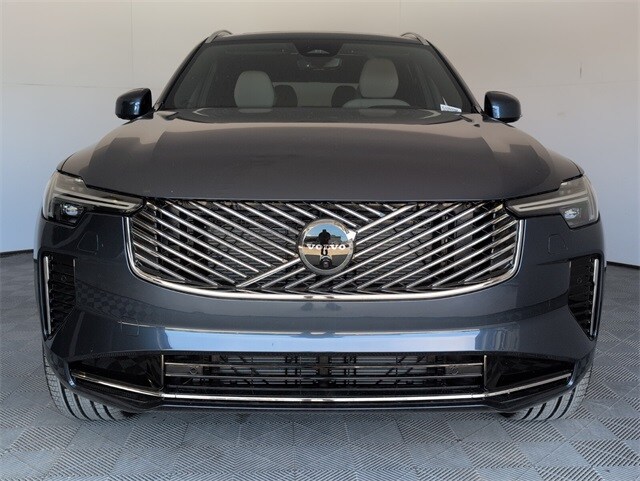 2026 Volvo XC90 AWD Plus photo 3
