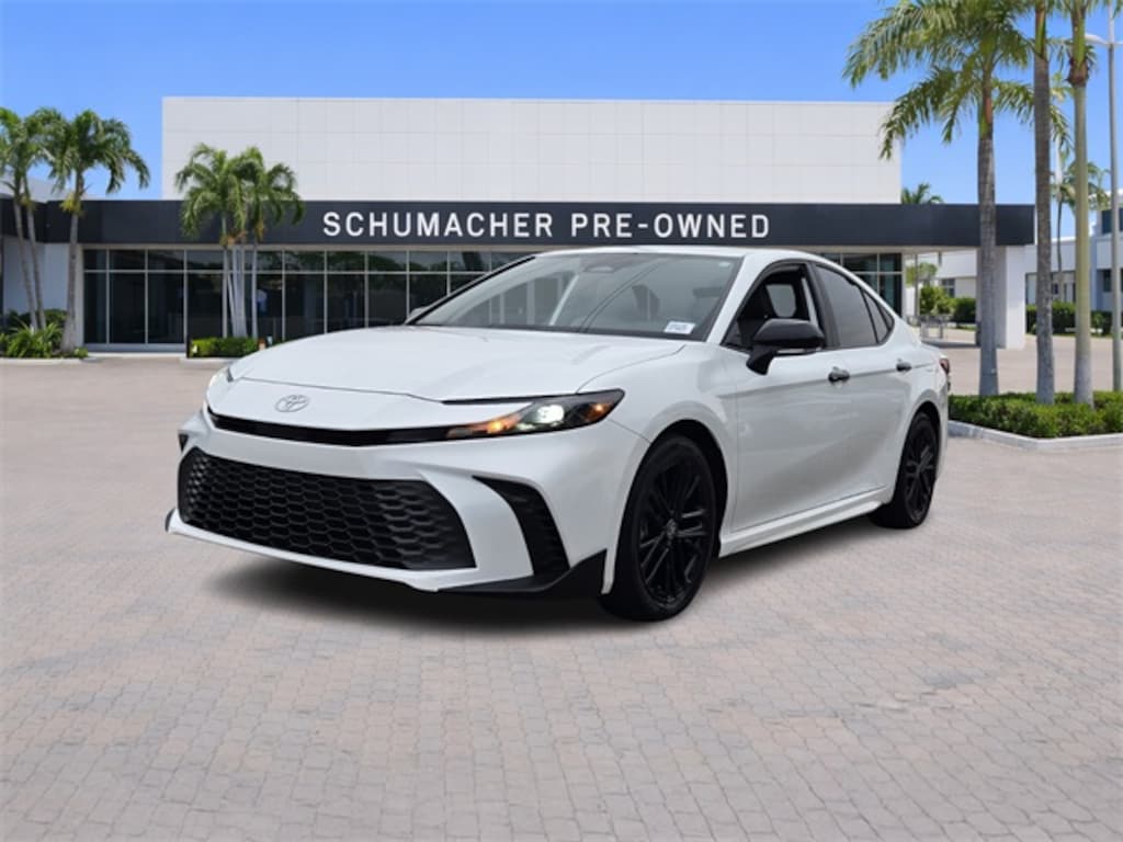 Used 2025 Toyota Camry SE Sedan