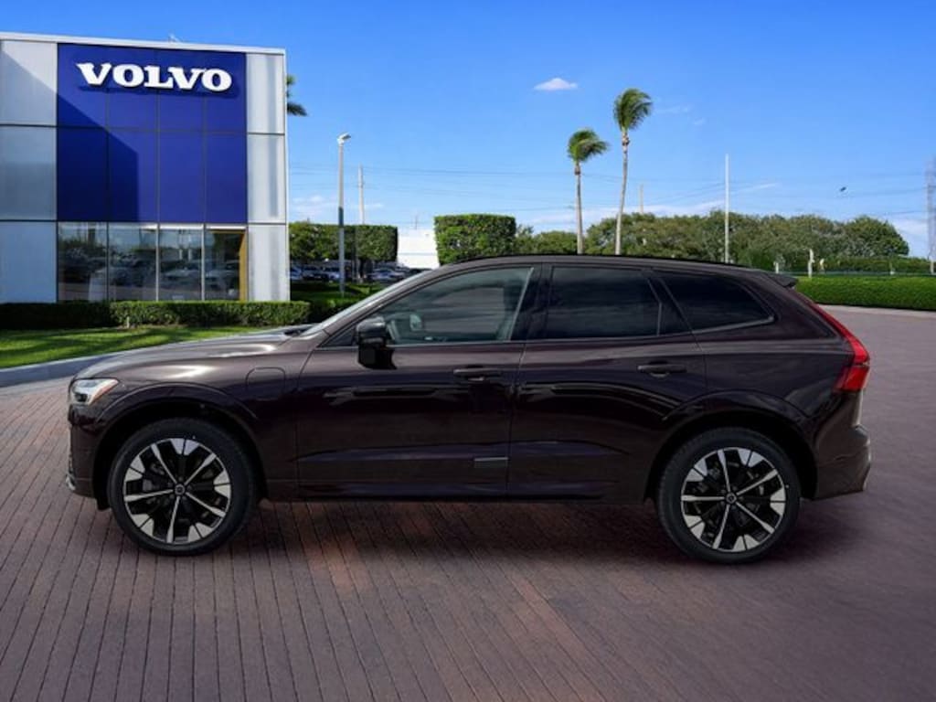 New 2026 Volvo XC60 plug-in hybrid T8 Plus SUV