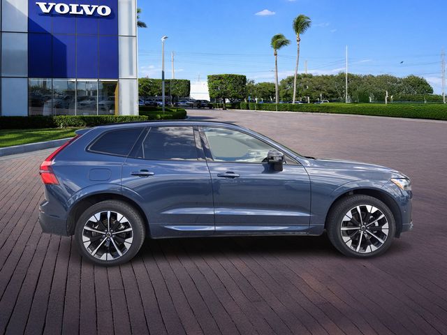 2026 Volvo XC60 Plus - Photo 8
