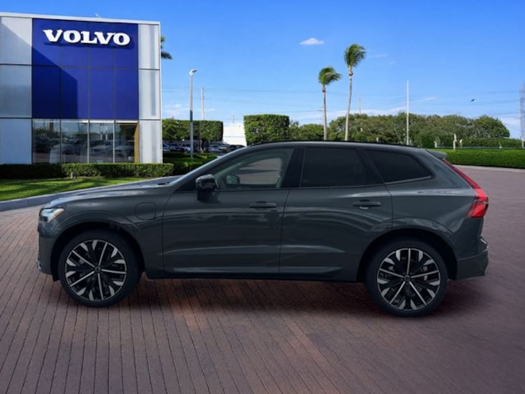 New 2026 Volvo XC60 plug-in hybrid T8 Ultra SUV