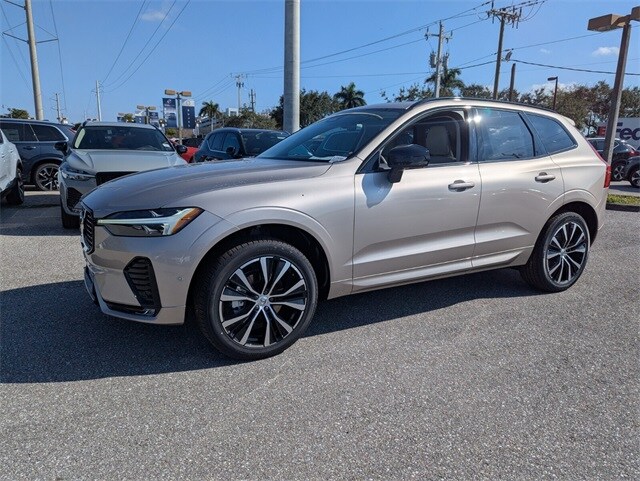 2025 Volvo XC60 B5 Plus photo 4