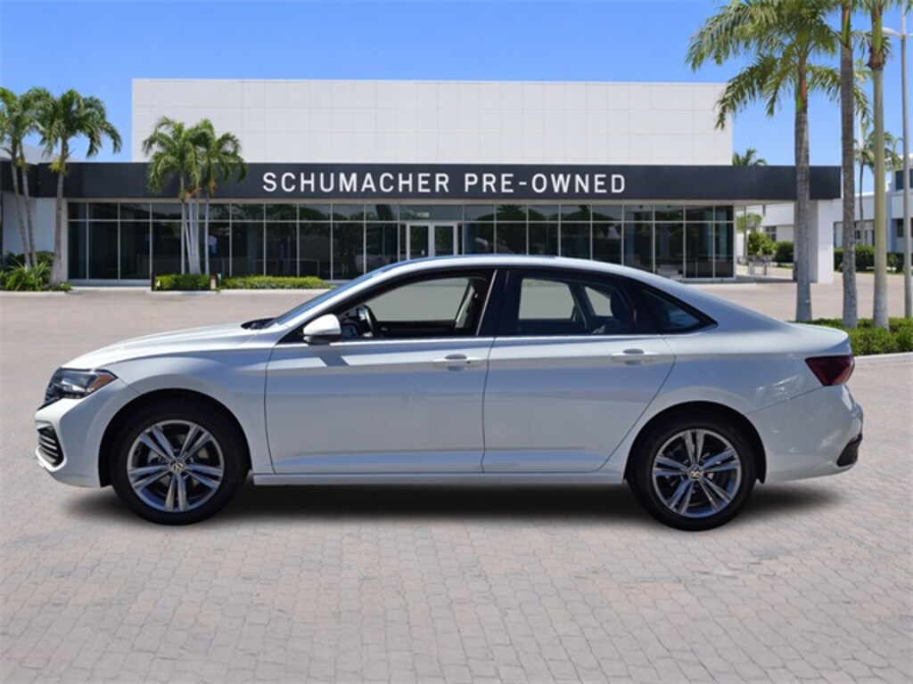 Used 2023 Volkswagen Jetta 1.5T SE Sedan