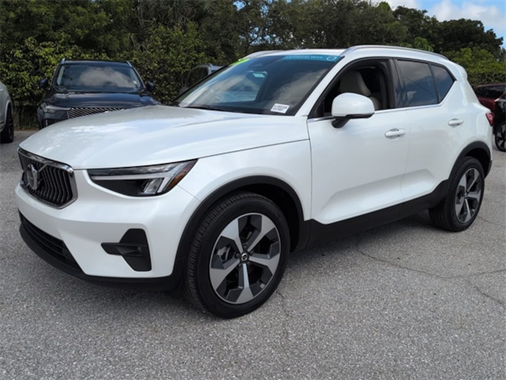 Used 2023 Volvo XC40 B4 Plus Bright Theme SUV