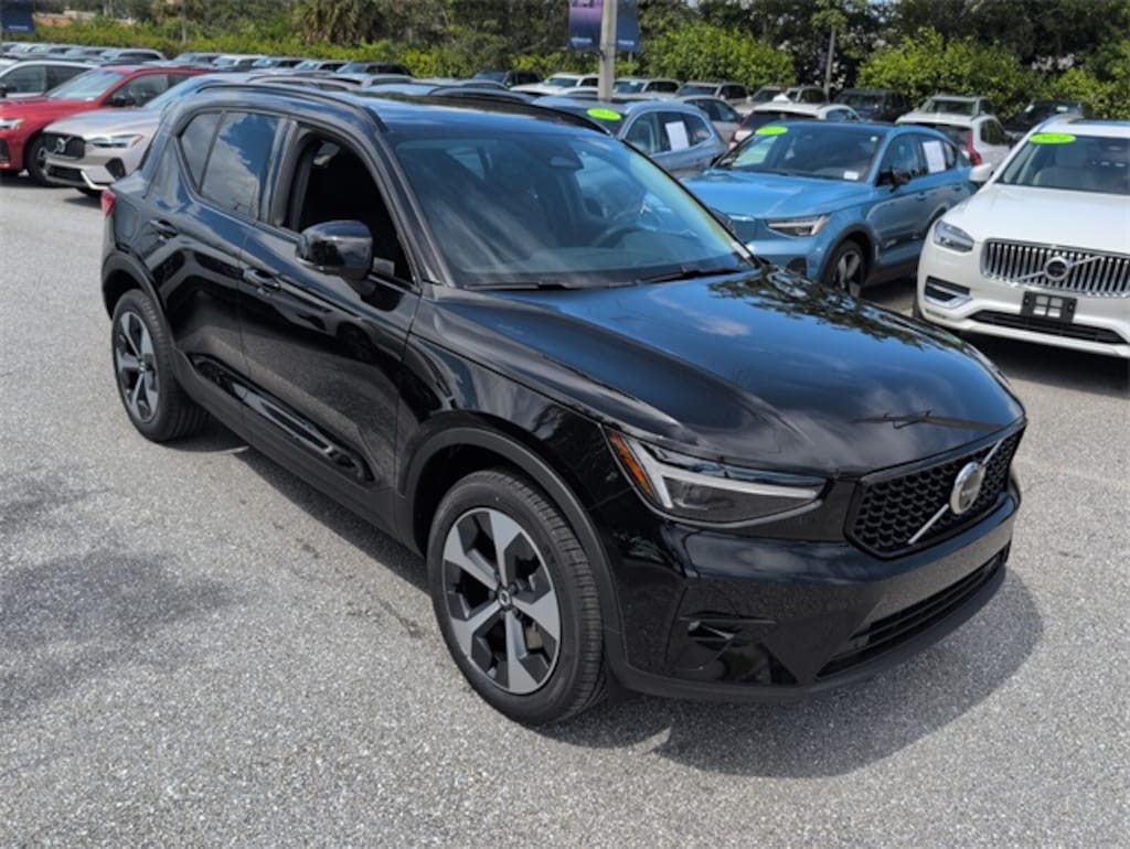 New 2026 Volvo XC40 B5 Plus SUV