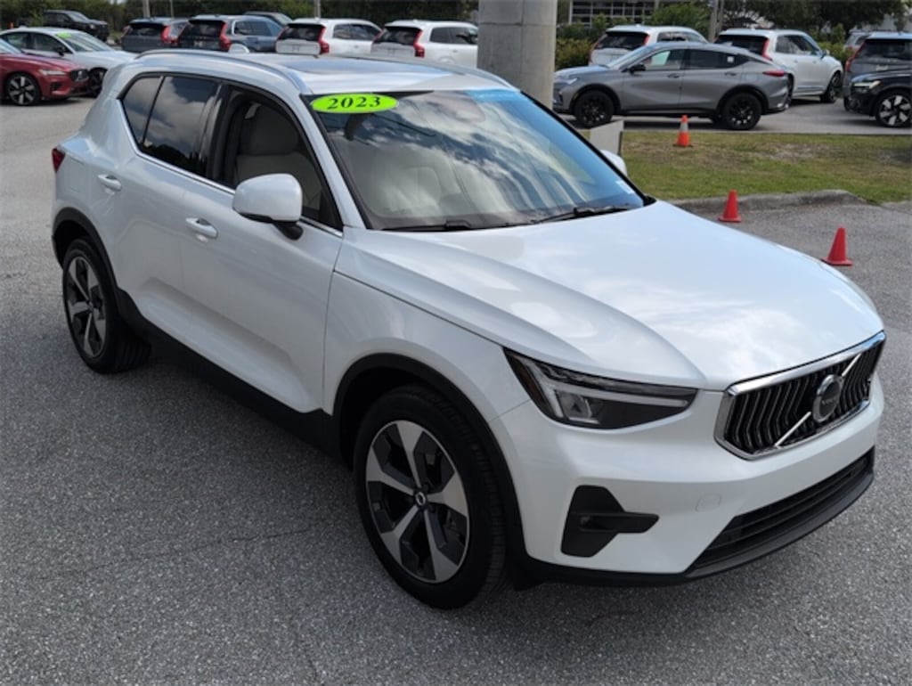 Used 2023 Volvo XC40 B4 Plus Bright Theme SUV