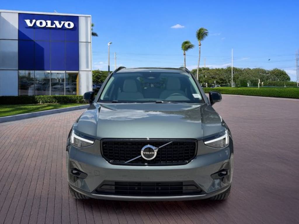 New 2026 Volvo XC40 B5 Plus SUV