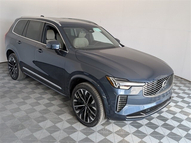 2026 Volvo XC90 Plus photo 2