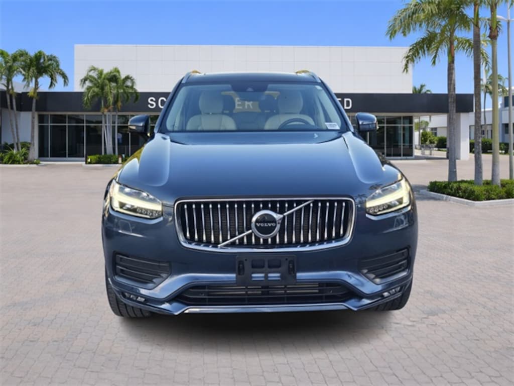 Used 2022 Volvo XC90 T6 Momentum SUV