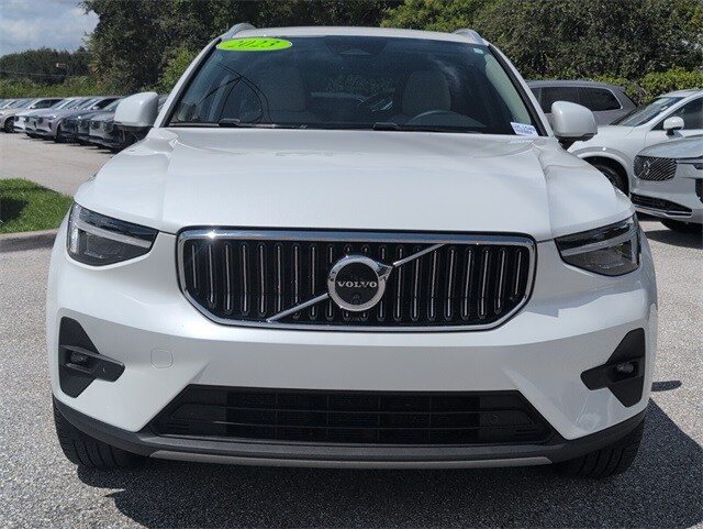 2023 Volvo XC40 Ultimate photo 3