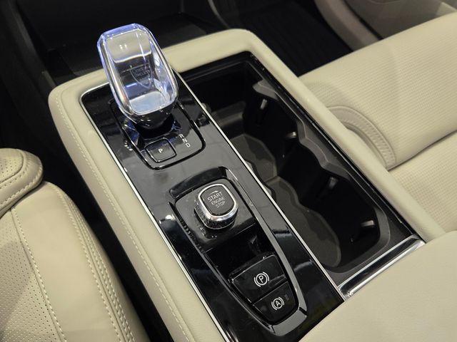 2026 Volvo XC90 Ultra - Photo 25