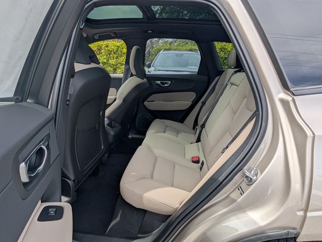 2026 Volvo XC60 Plus - Photo 6