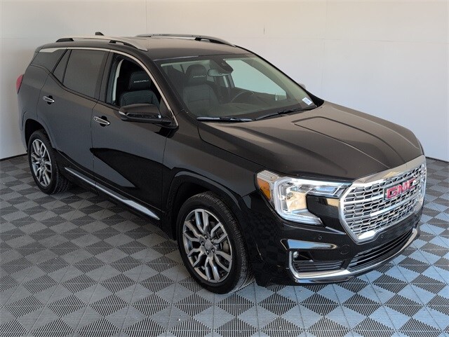 2024 Gmc Terrain Denali photo 2