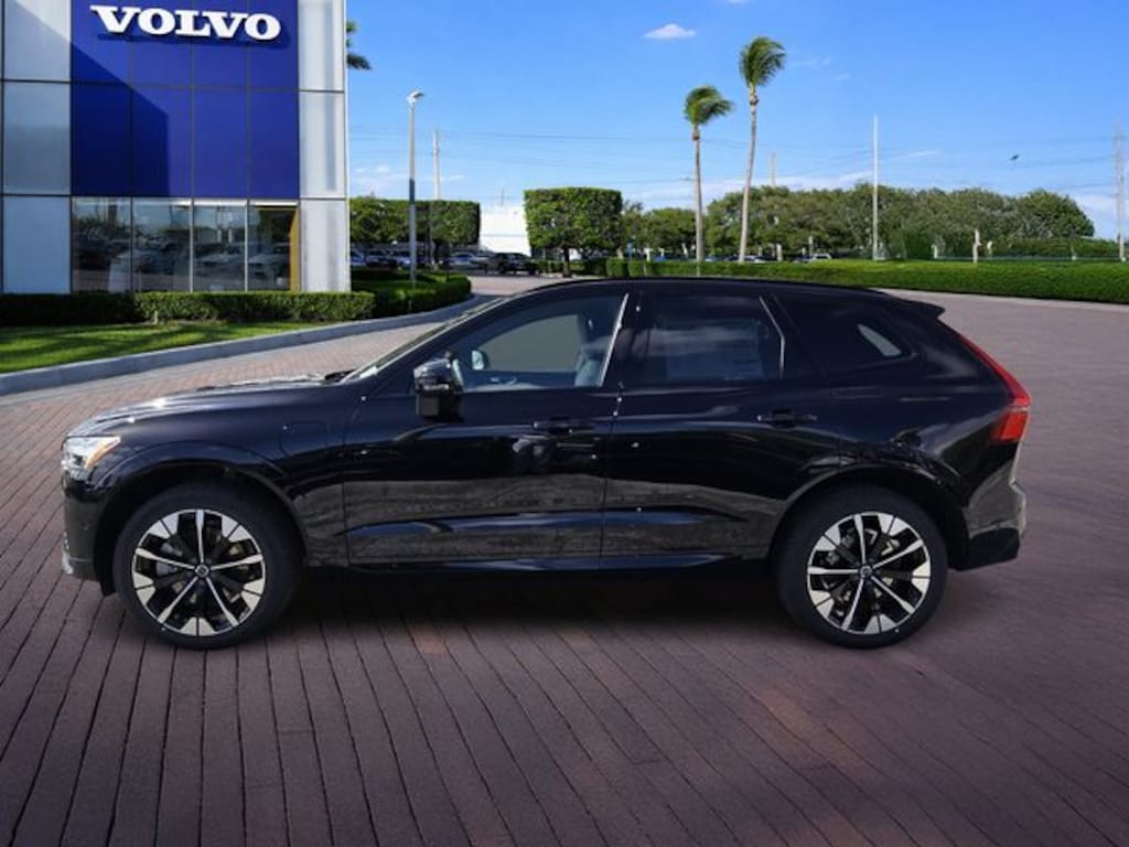 New 2026 Volvo XC60 plug-in hybrid T8 Plus SUV